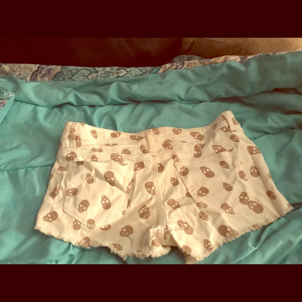 Skull shorts